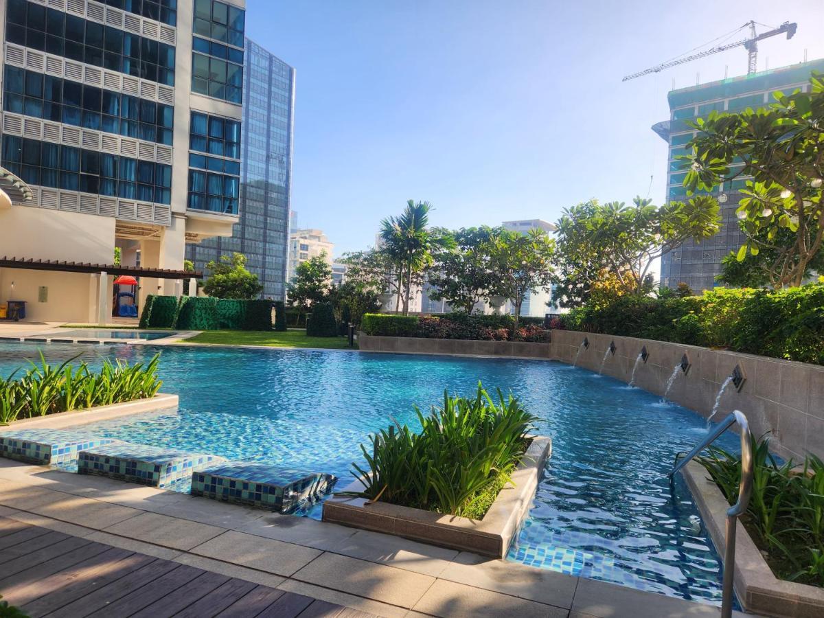 Spacious 7U Homey Unit Steps Away From Uptown Mall And Mitsukoshi Mall Free Parking With Washer Manila Exteriér fotografie