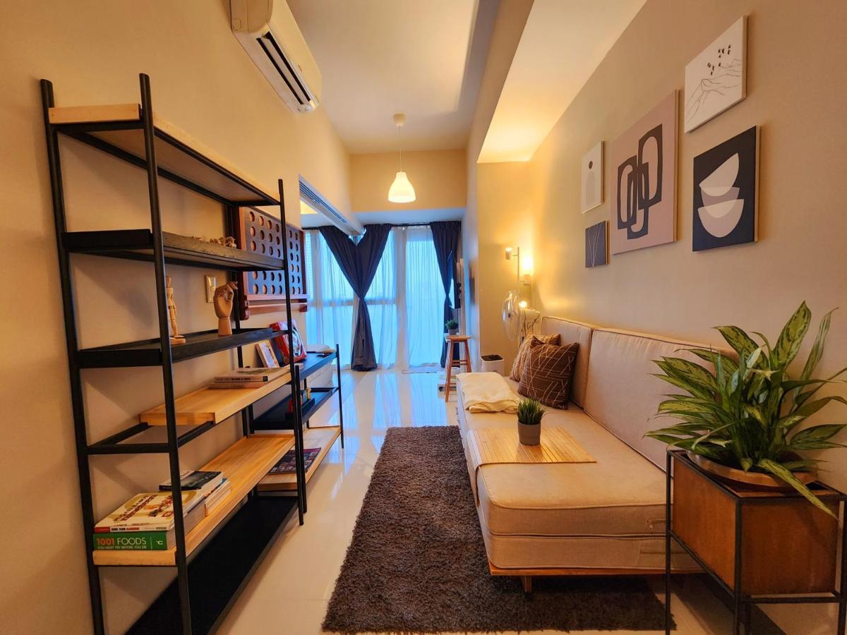 Spacious 7U Homey Unit Steps Away From Uptown Mall And Mitsukoshi Mall Free Parking With Washer Manila Exteriér fotografie
